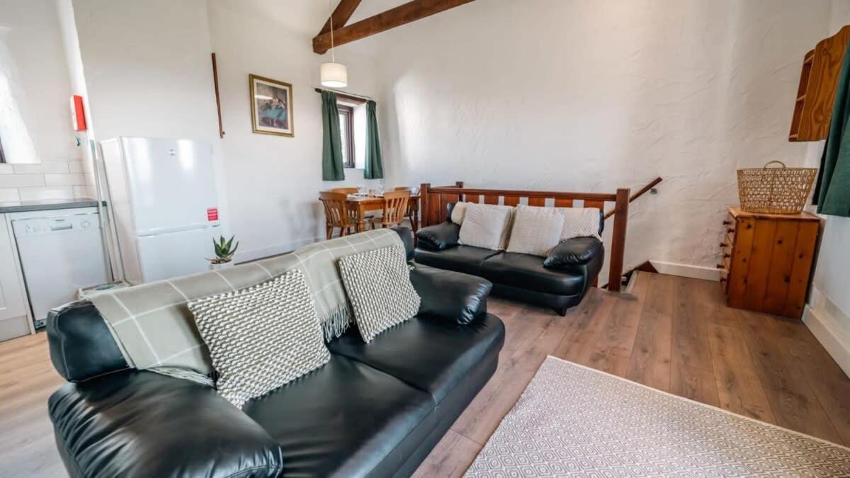 Lovely 2 Bedroom Coastal Cottage Near Bude Ngoại thất bức ảnh