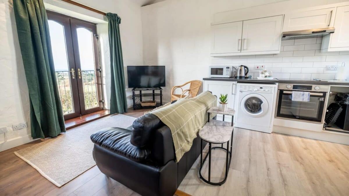 Lovely 2 Bedroom Coastal Cottage Near Bude Ngoại thất bức ảnh
